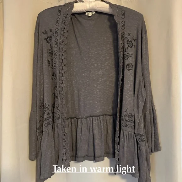 Eyeshadow Open Front Cardigan • Bell Sleeves • Grey w/ Black Floral Embroidery - Picture 2 of 14